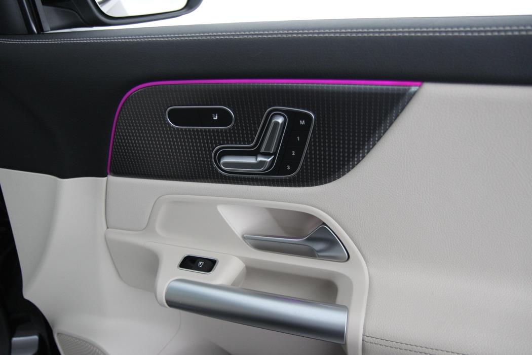 MERCEDES-BENZ EQA 2023