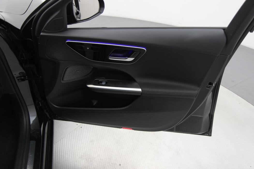 Mercedes-Benz C 2025