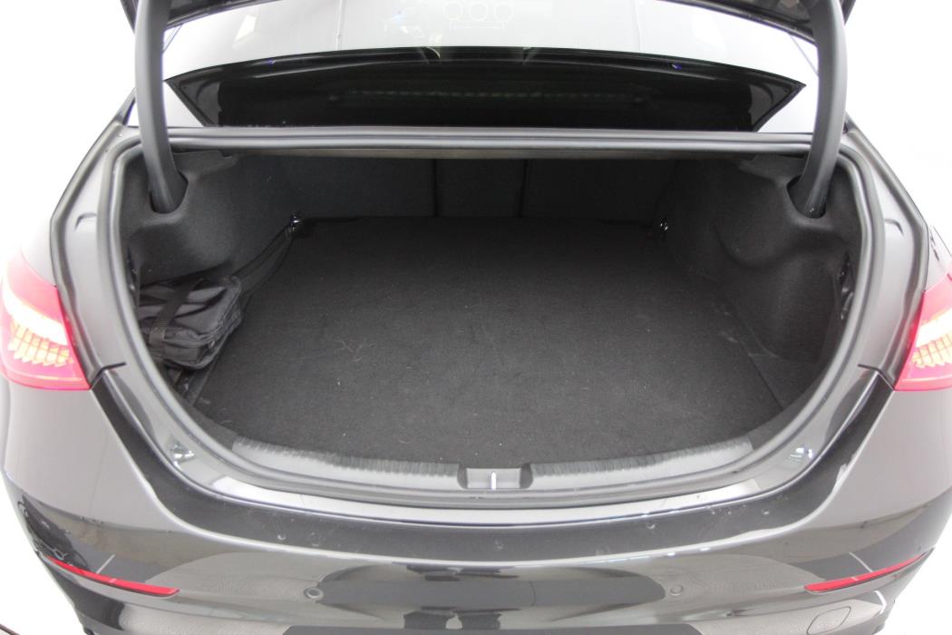 Mercedes-Benz C 2025