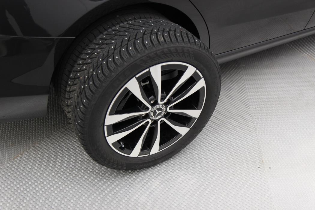 Mercedes-Benz C 2025