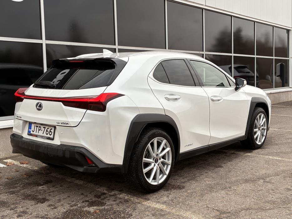 Lexus UX 2022