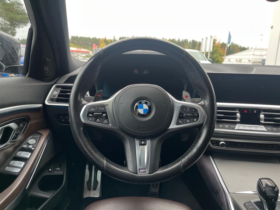 BMW 330 2021