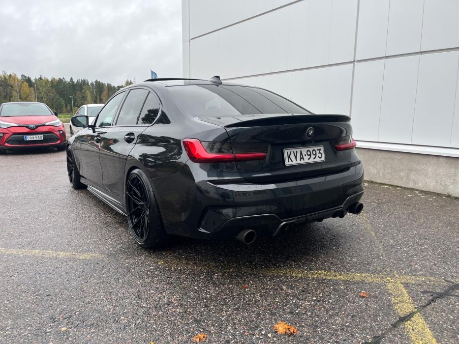 BMW 330 2021