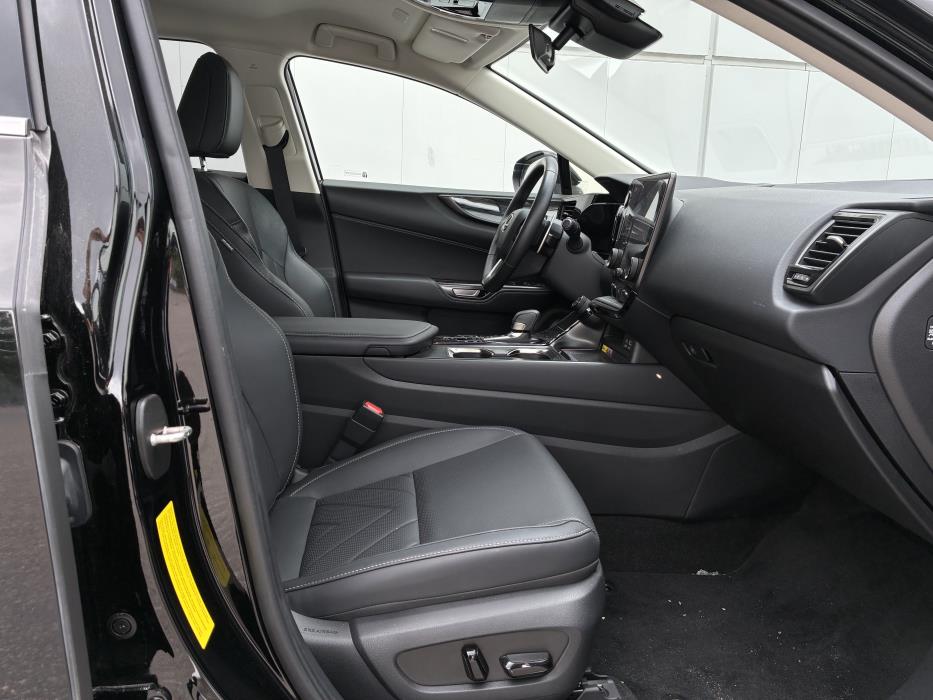 Lexus NX 2023