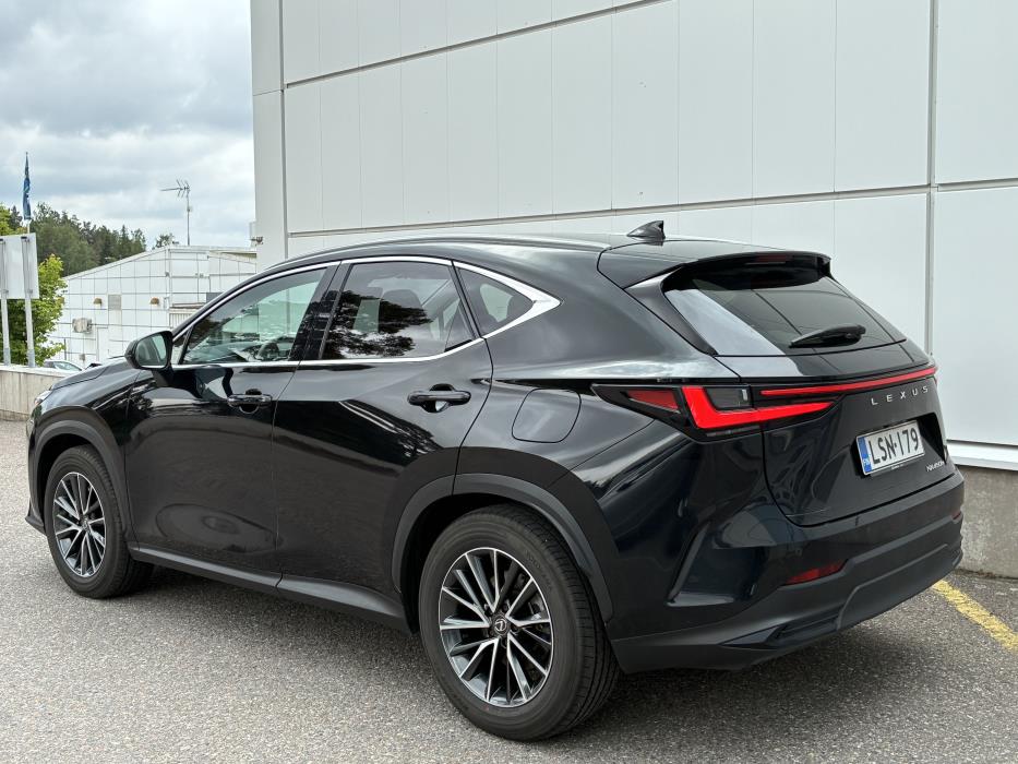 Lexus NX 2023