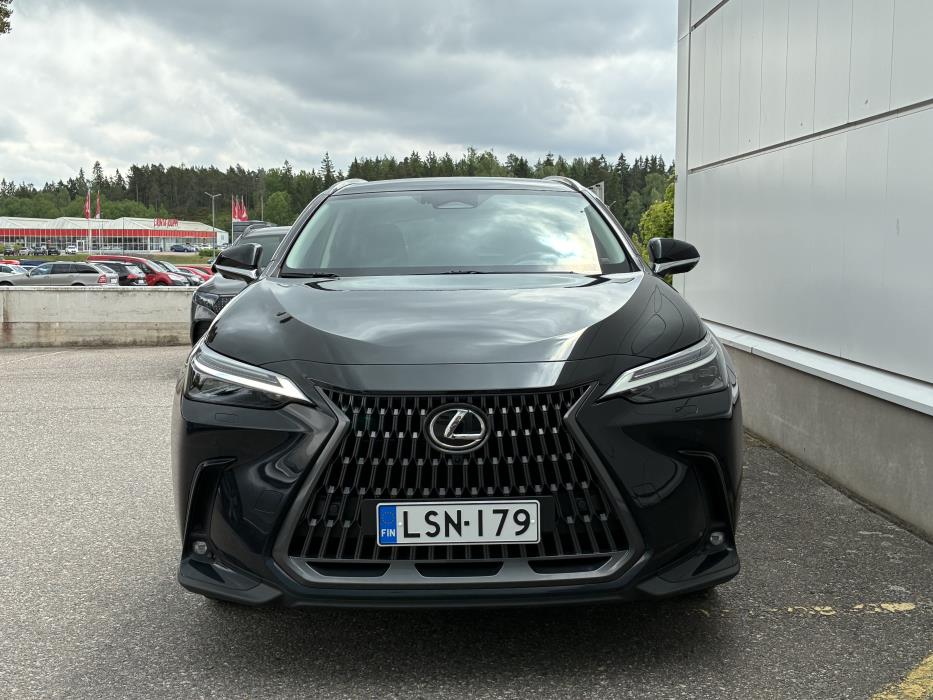 Lexus NX 2023