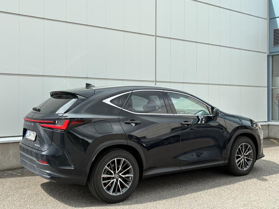 Lexus NX 2023