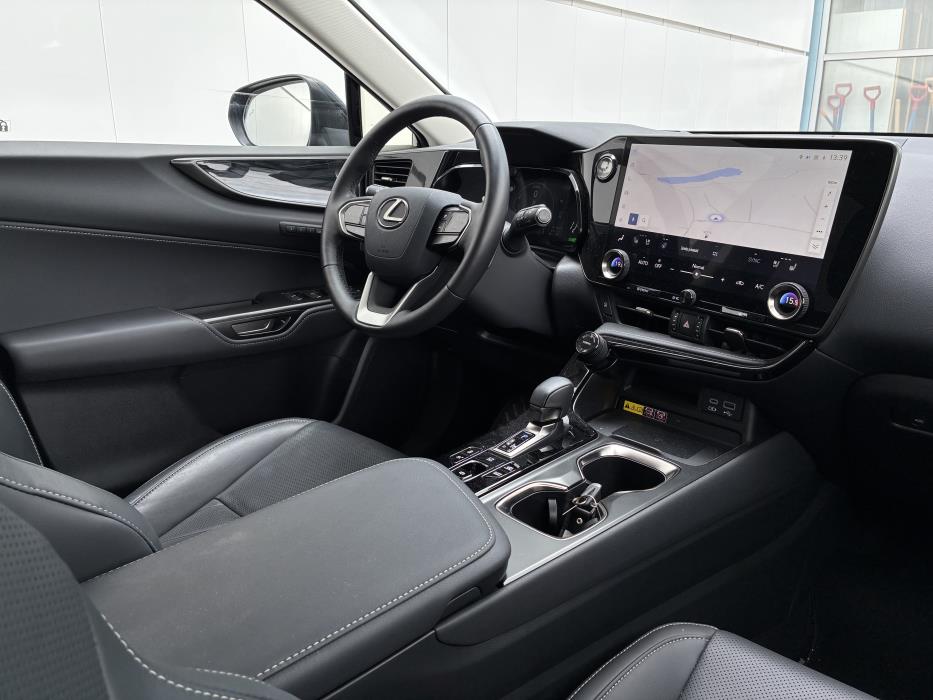 Lexus NX 2023