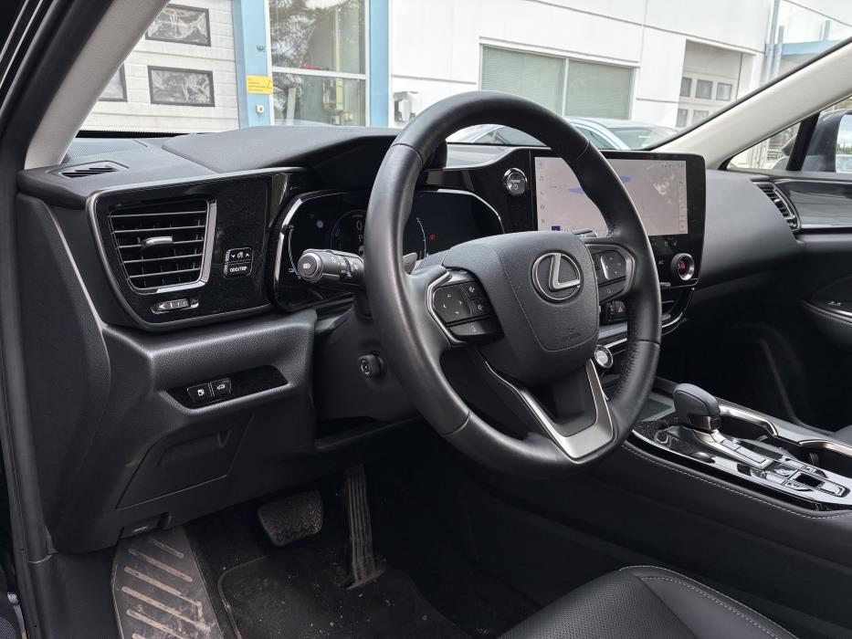 Lexus NX 2023