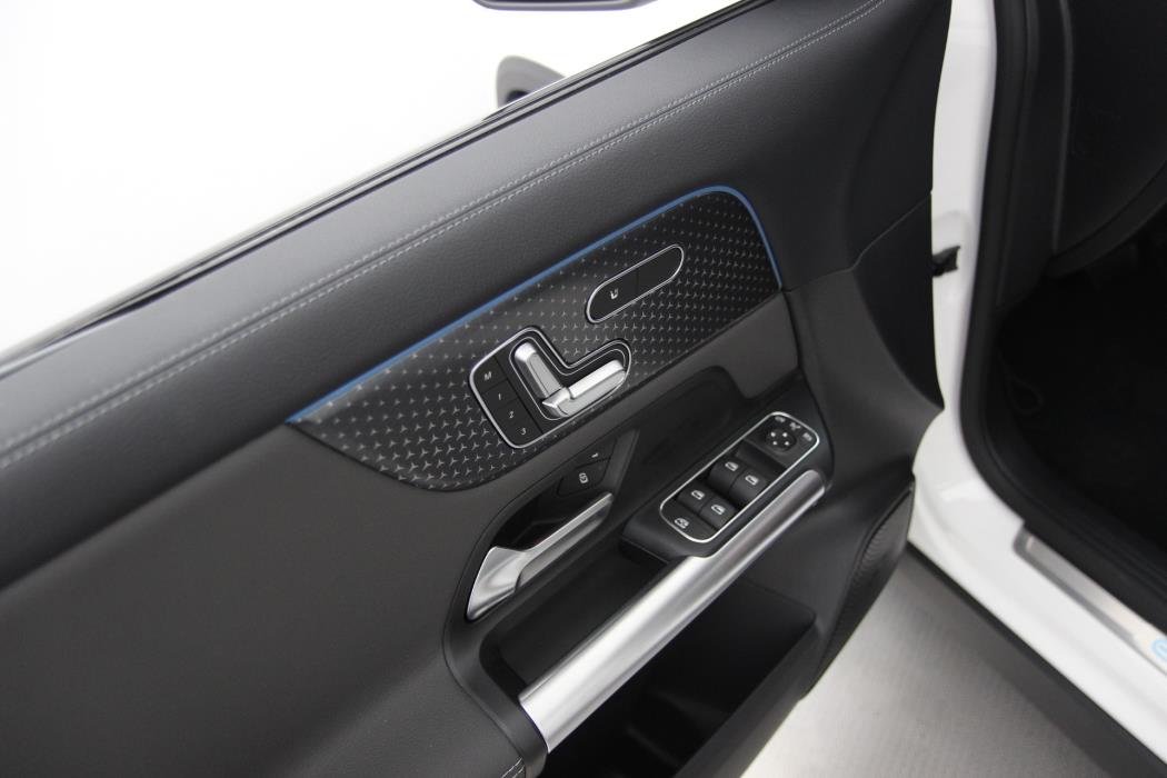 Mercedes-Benz EQA 2025