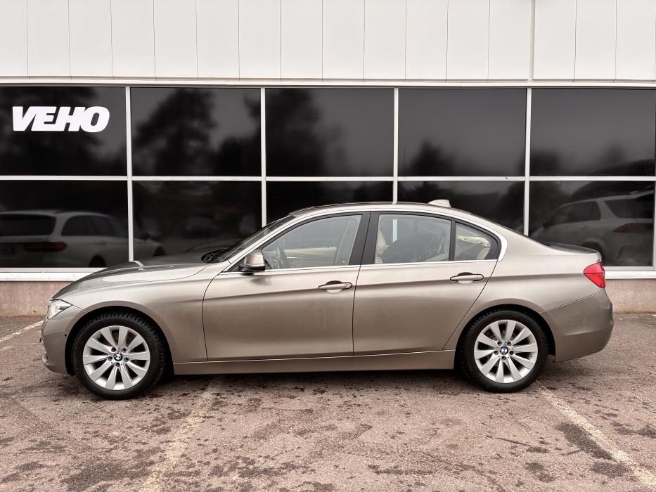 BMW 330 2018