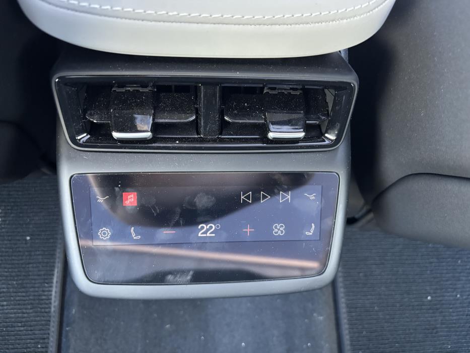 Polestar 4 2025
