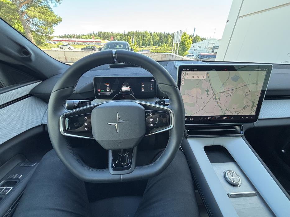 Polestar 4 2025