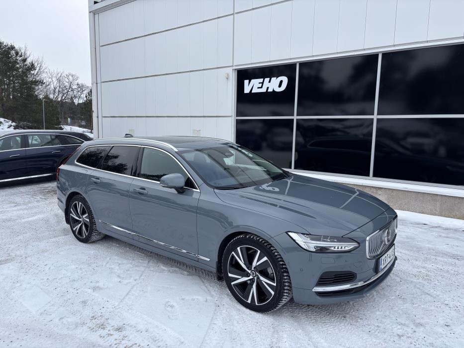 Volvo V90 2023