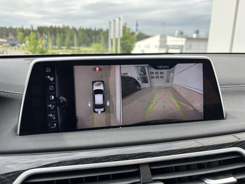 BMW 740 2016
