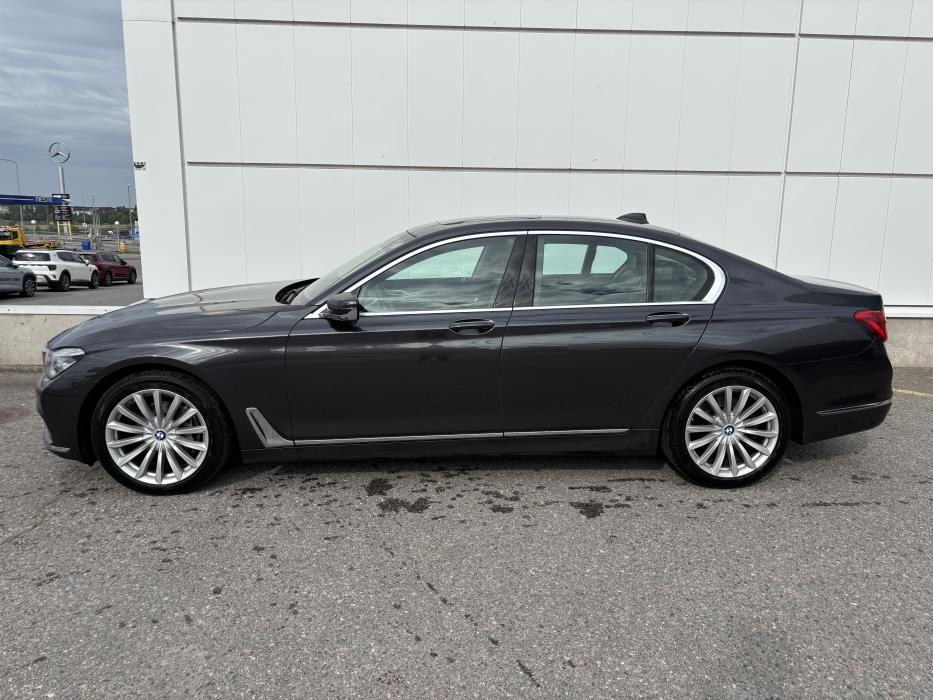 BMW 740 2016