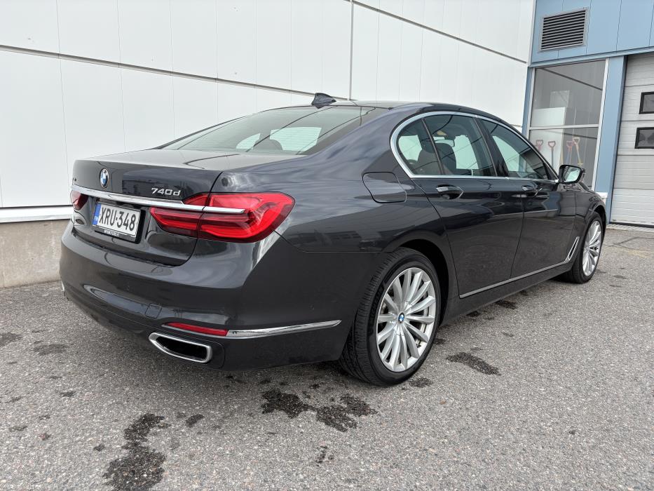 BMW 740 2016