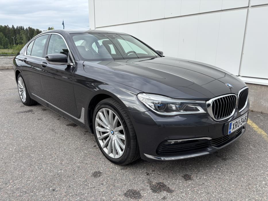 BMW 740 2016