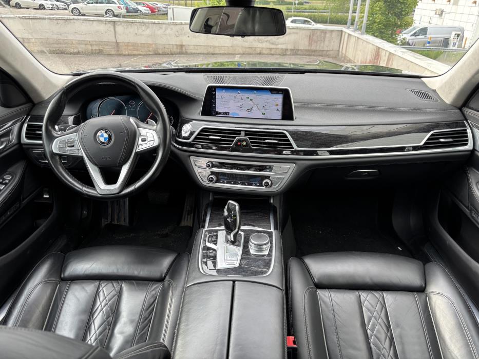 BMW 740 2016