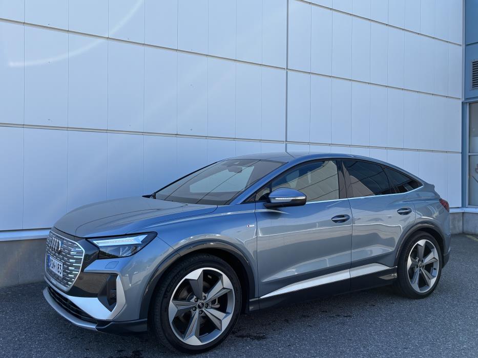 AUDI Q4 e-tron 2022