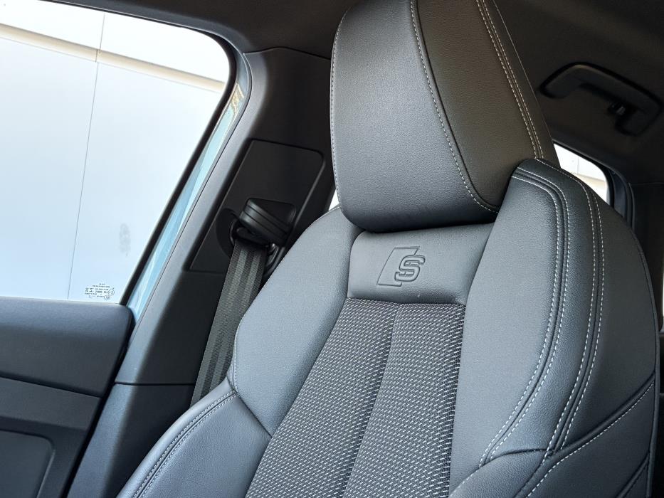 AUDI Q4 e-tron 2022