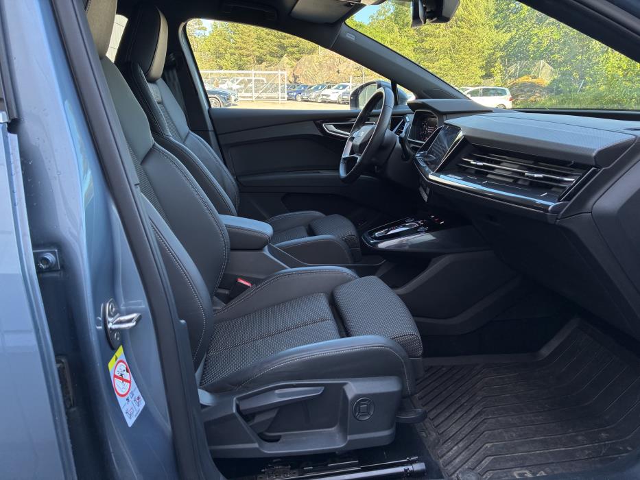 AUDI Q4 e-tron 2022