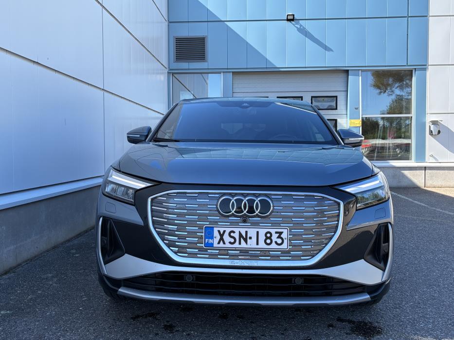 AUDI Q4 e-tron 2022