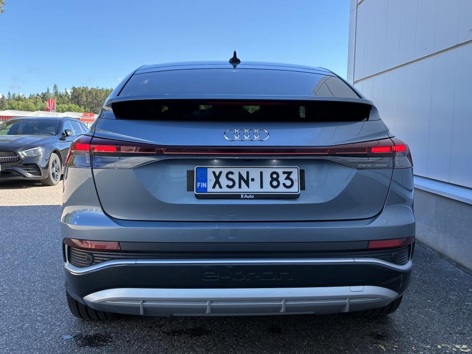 AUDI Q4 e-tron 2022