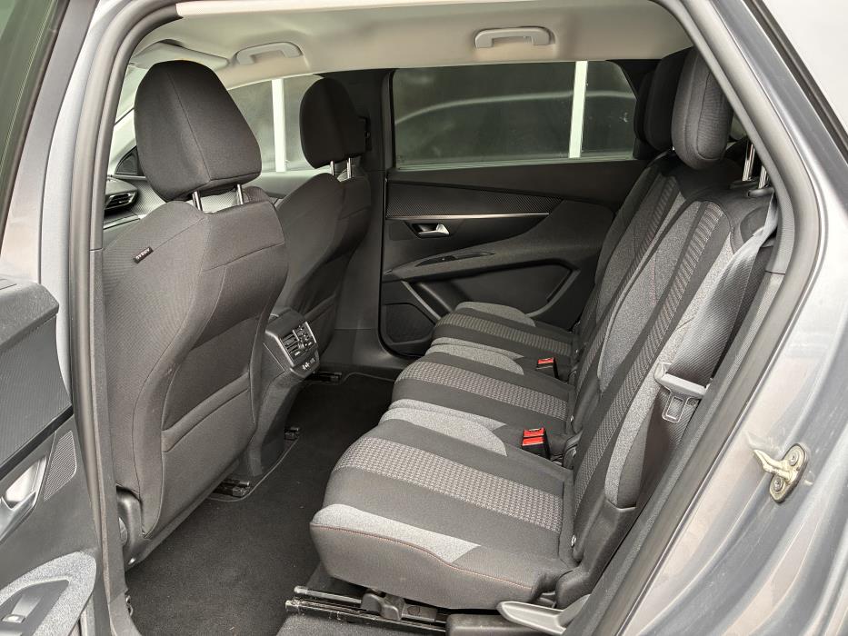 Peugeot 5008 2021