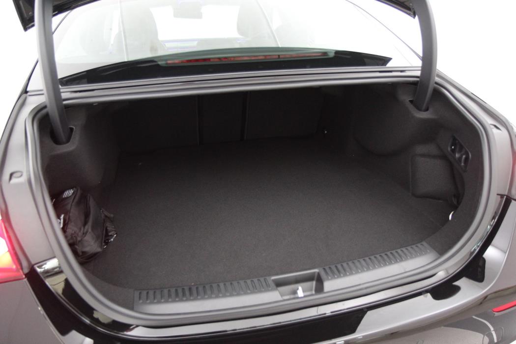 Mercedes-Benz E 2025