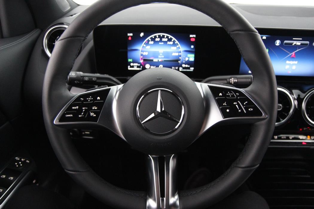 Mercedes-Benz GLA 2025