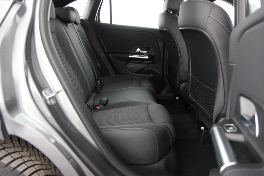 Mercedes-Benz GLA 2025