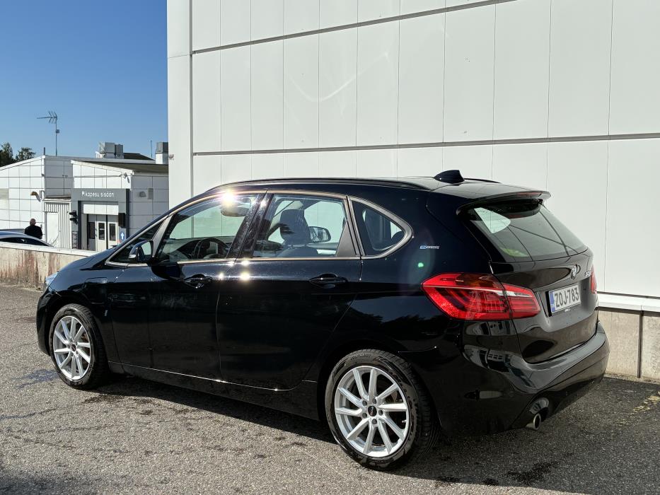 BMW 225 2019