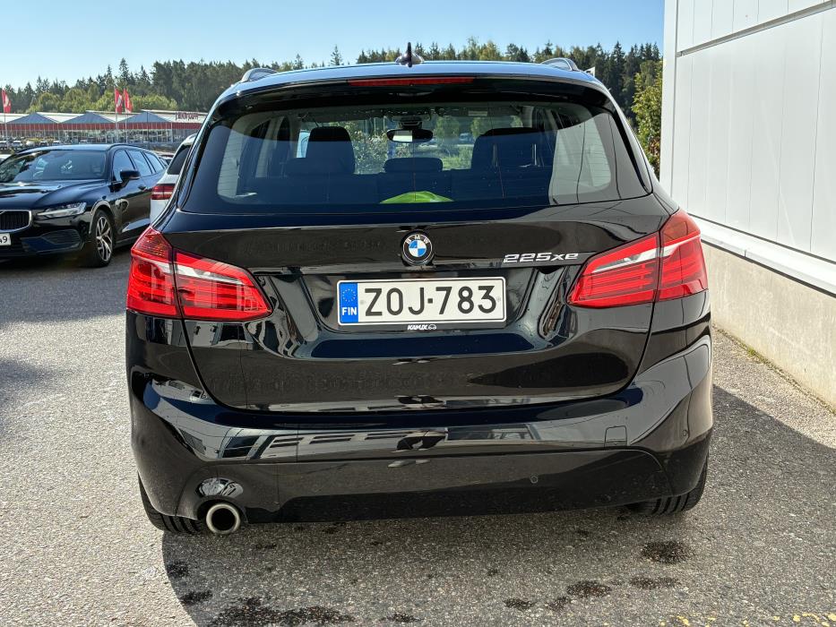 BMW 225 2019