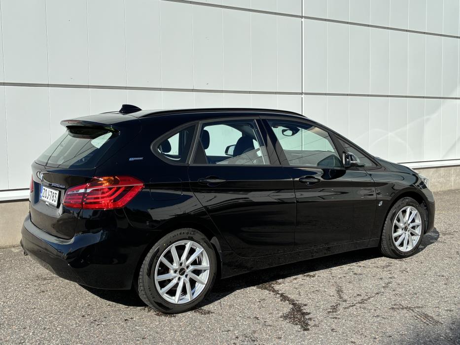 BMW 225 2019