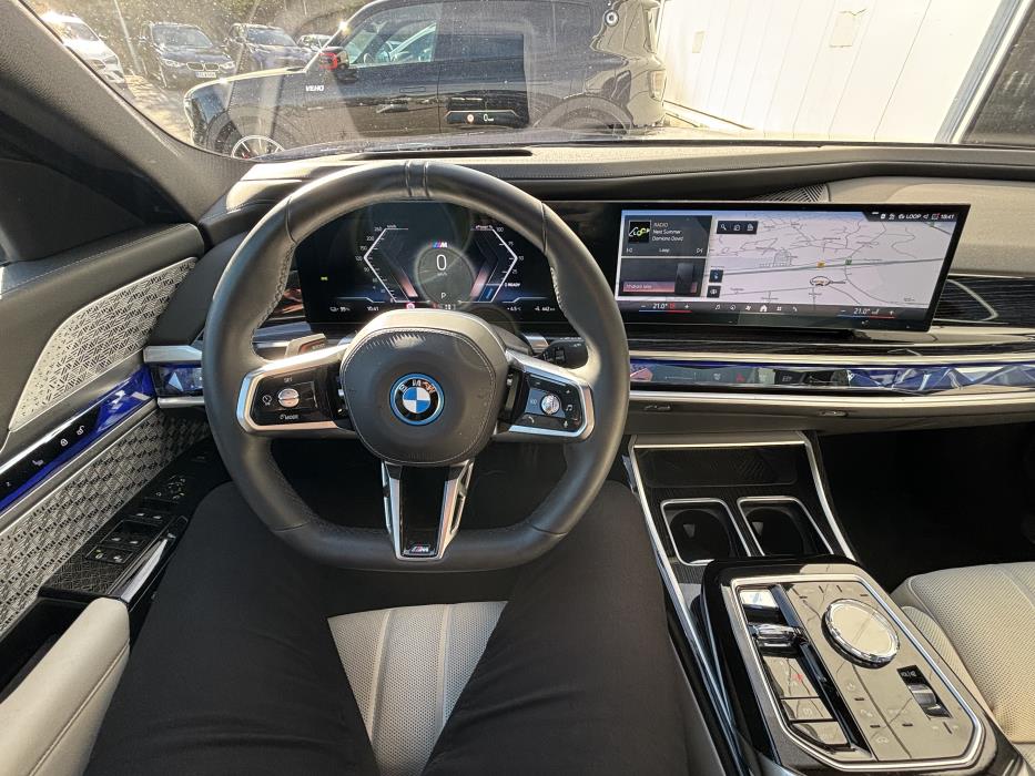 BMW i7 2025