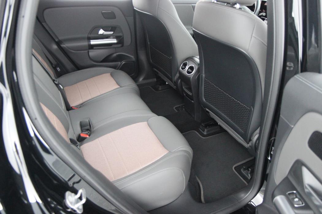 Mercedes-Benz EQA 2024