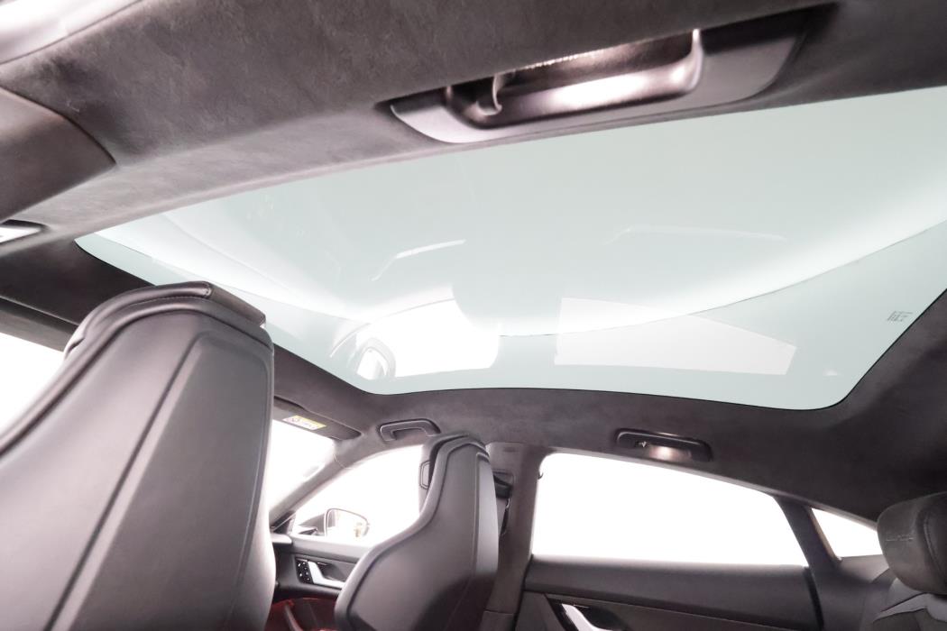 PORSCHE TAYCAN 2020