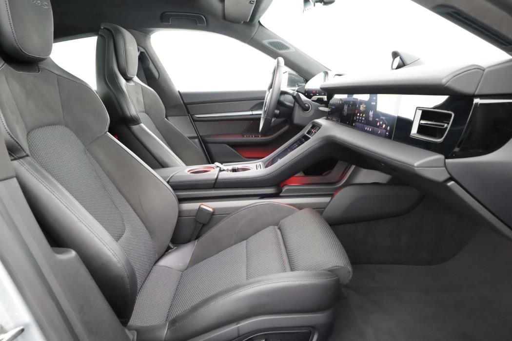 PORSCHE TAYCAN 2020