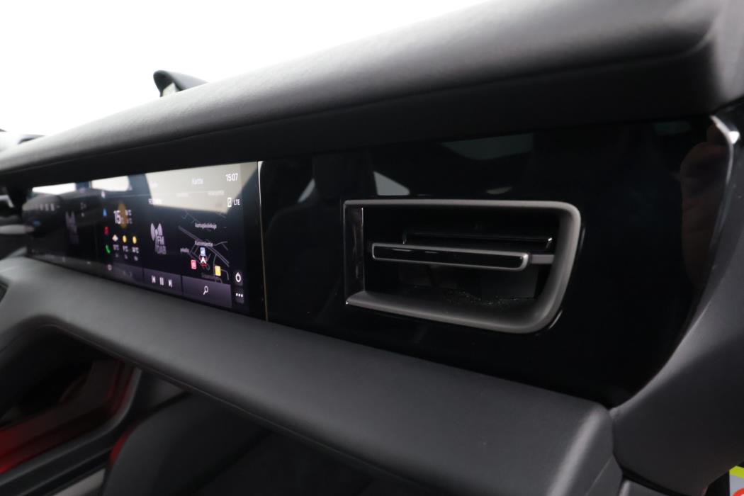 PORSCHE TAYCAN 2020