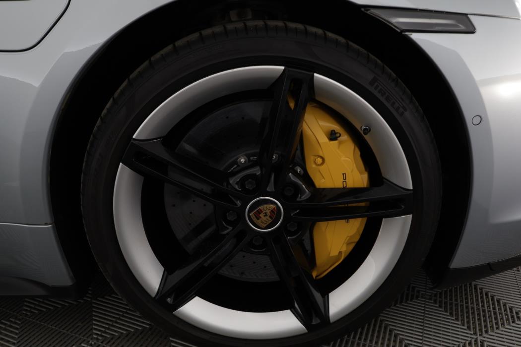 PORSCHE TAYCAN 2020