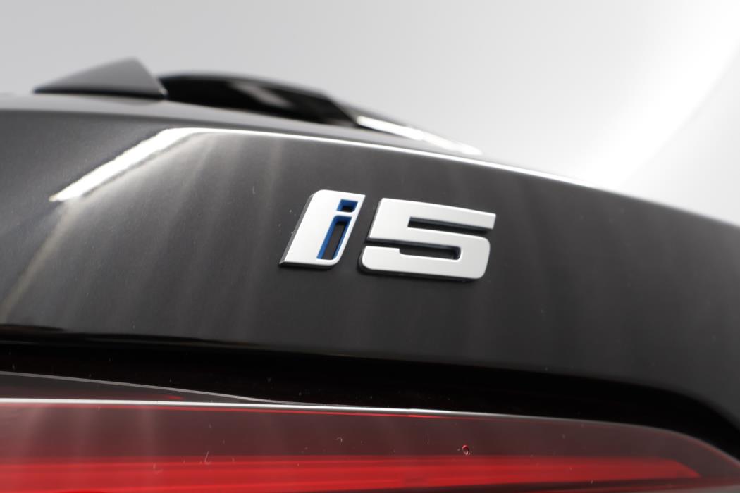 BMW i5 2024