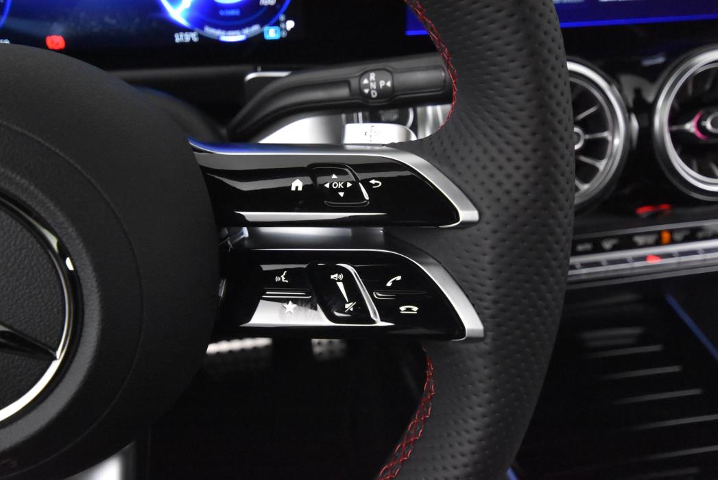 Mercedes-Benz EQB 2024