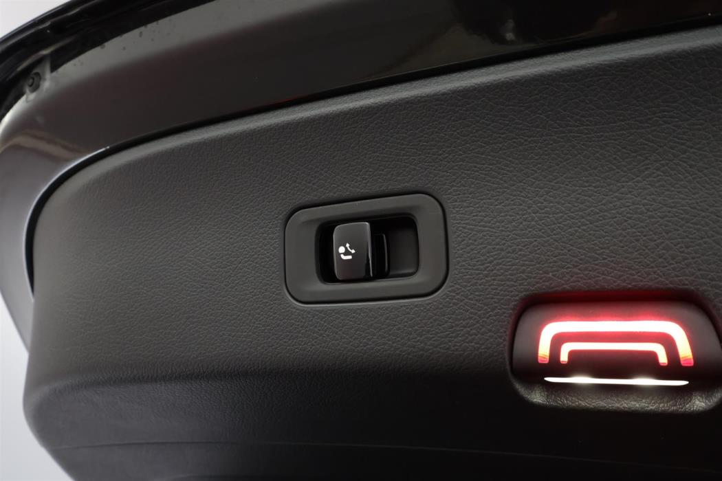 Mercedes-Benz GLC 2025