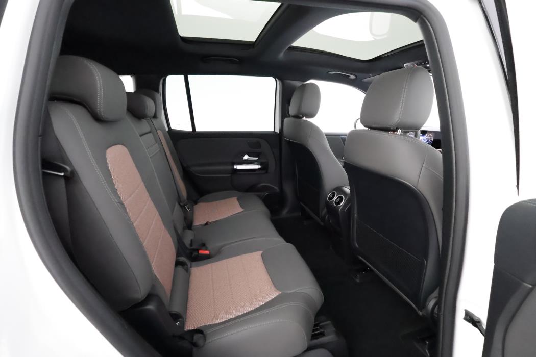 Mercedes-Benz EQB 2025