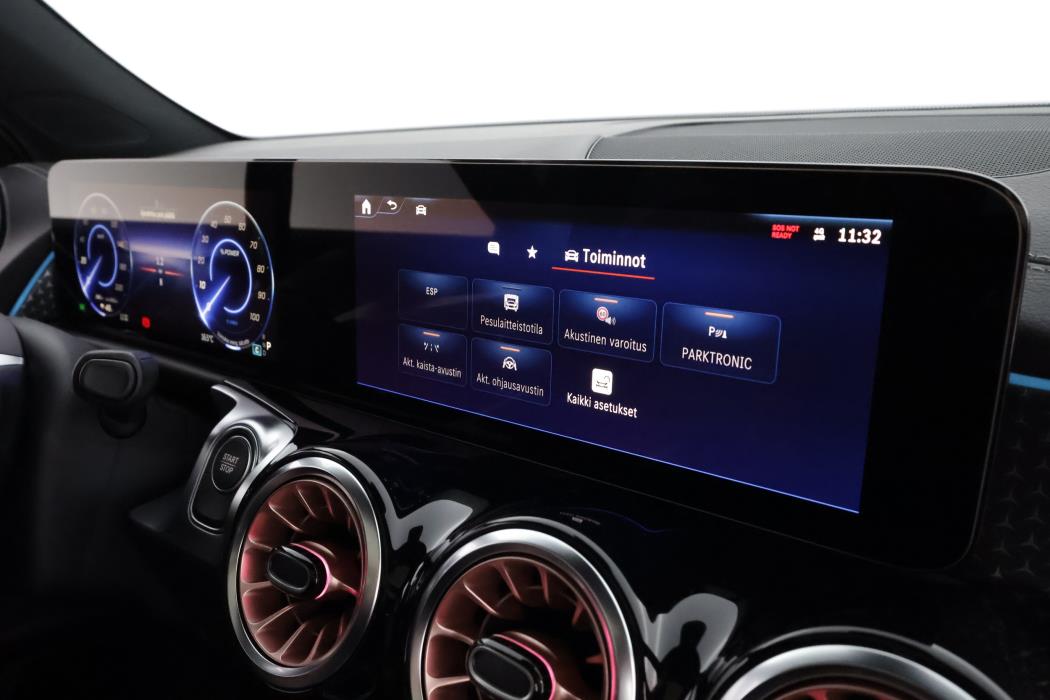 Mercedes-Benz EQB 2025