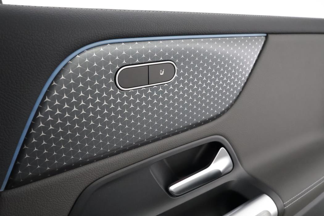 Mercedes-Benz EQB 2025