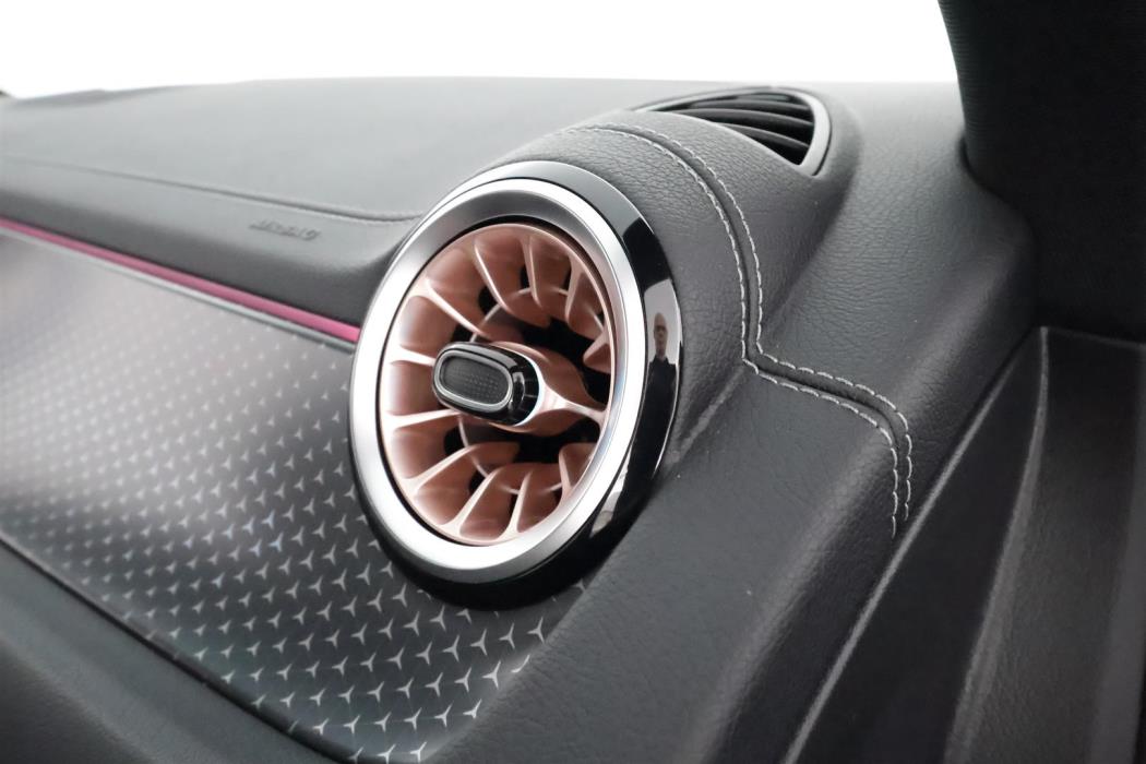 Mercedes-Benz EQA 2025