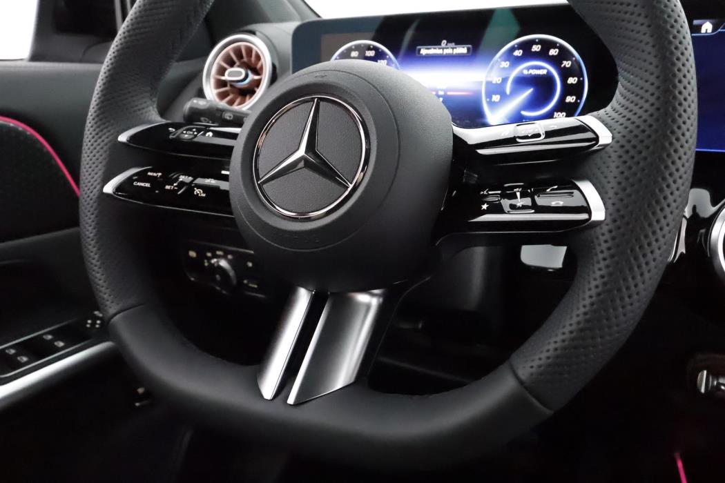 Mercedes-Benz EQA 2025