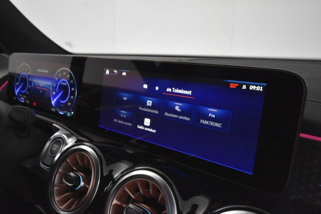 Mercedes-Benz EQB 2025